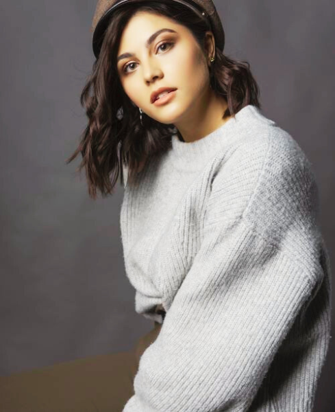 cropped resized white cashmere sweater brunette girl brunette girl wearing white cashmere sweater